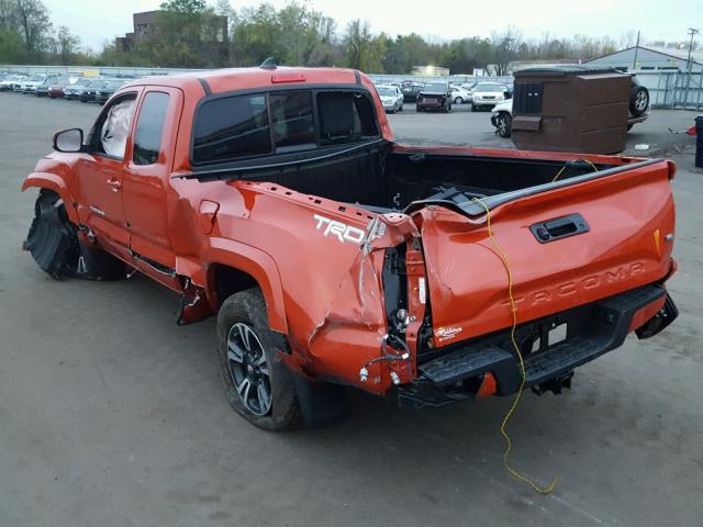 5TFSZ5AN0GX026461 - 2016 TOYOTA TACOMA ACC ORANGE photo 3