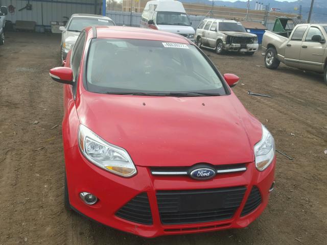 1FADP3K23EL286869 - 2014 FORD FOCUS SE RED photo 9