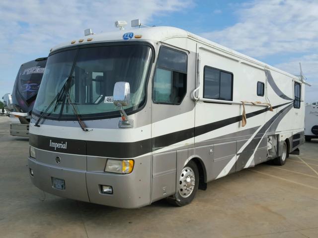 1RF120616X2007167 - 1999 ROADMASTER RAIL DYANASTER WHITE photo 2