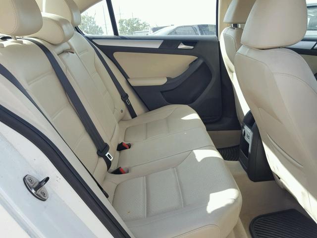 3VWD07AJ4EM362528 - 2014 VOLKSWAGEN JETTA SE 白色 照片 6