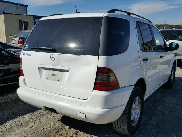 4JGAB54E81A255875 - 2001 MERCEDES-BENZ ML 320 WHITE photo 4