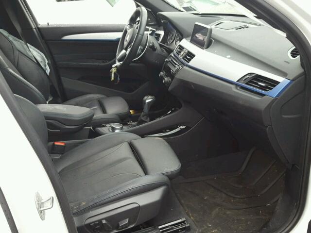 WBXHT3C3XH5F78354 - 2017 BMW X1 XDRIVE2 WHITE photo 5