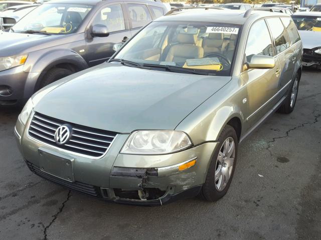 WVWYH63B12E263874 - 2002 VOLKSWAGEN PASSAT GLX GREEN photo 2