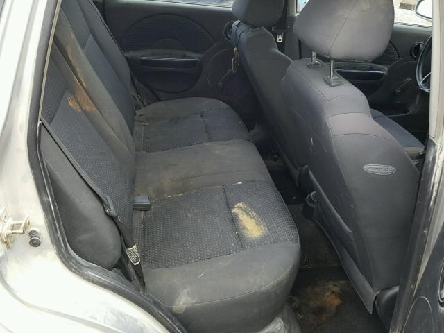 KL1TD66626B671707 - 2006 CHEVROLET AVEO BASE SILVER photo 6