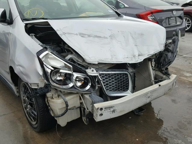 5Y2SP6E85AZ417813 - 2010 PONTIAC VIBE SILVER photo 10