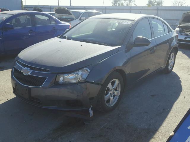 1G1PC5SBXD7131623 - 2013 CHEVROLET CRUZE LT GRAY photo 2