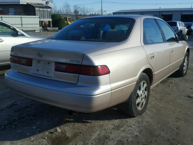 4T1BF22K2XU929896 - 1999 TOYOTA CAMRY LE თაფლისფერი ფოტო 4