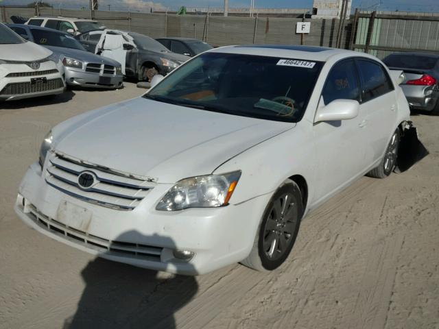 4T1BK36B95U049089 - 2005 TOYOTA AVALON WHITE photo 2