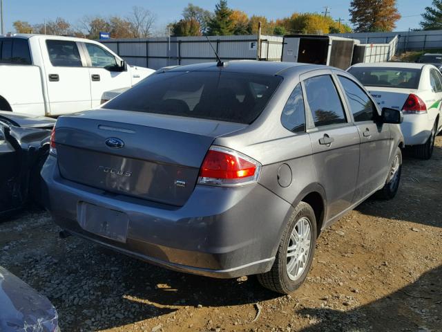 1FAHP3FN5AW279887 - 2010 FORD FOCUS SE GRAY photo 4