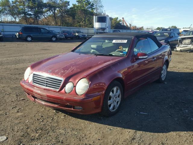 WDBLK65G8YT048984 - 2000 MERCEDES-BENZ CLK 320 RED photo 2