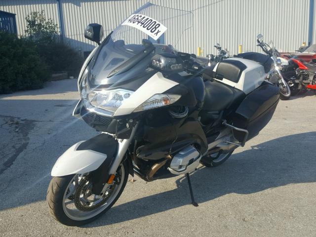 WB1044002BZW19464 - 2011 BMW R1200 RT WHITE photo 2