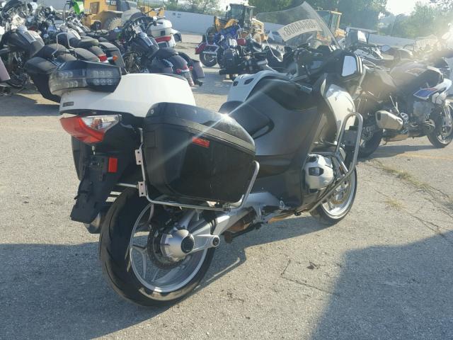WB1044002BZW19464 - 2011 BMW R1200 RT WHITE photo 4