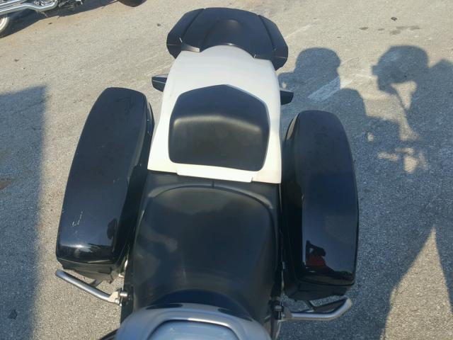 WB1044002BZW19464 - 2011 BMW R1200 RT WHITE photo 6