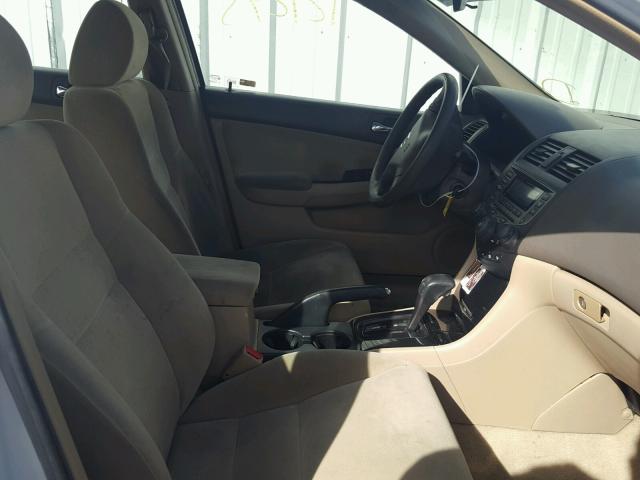 1HGCM56346A047908 - 2006 HONDA ACCORD SE WHITE photo 5