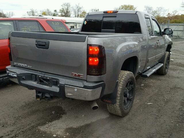 1GT221E82DZ267858 - 2013 GMC SIERRA GRAY photo 4