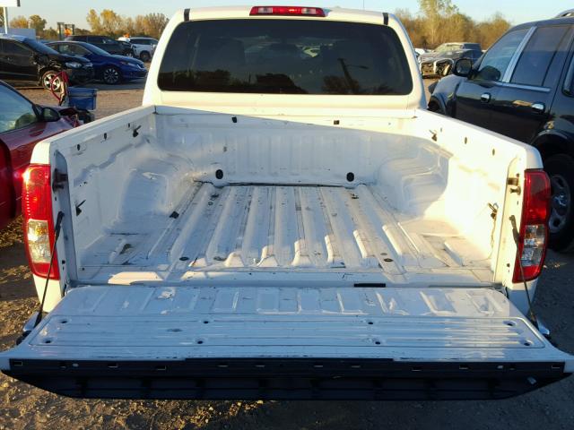 1N6AD0EV2FN713603 - 2015 NISSAN FRONTIER S WHITE photo 6