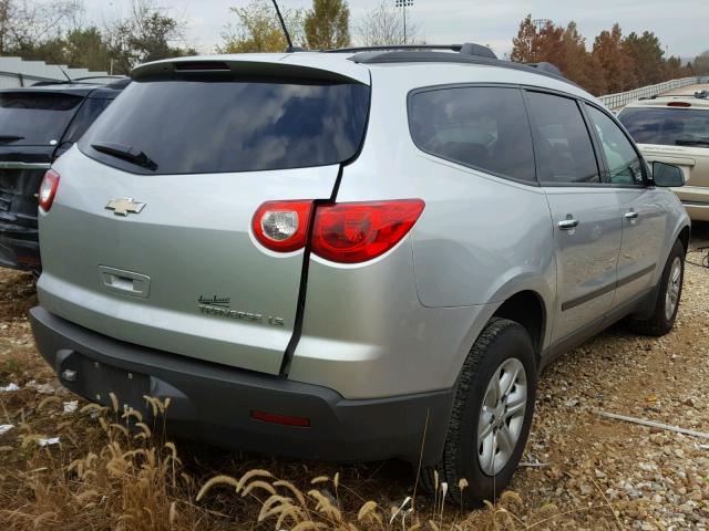 1GNKREED7CJ392519 - 2012 CHEVROLET TRAVERSE L SILVER photo 4