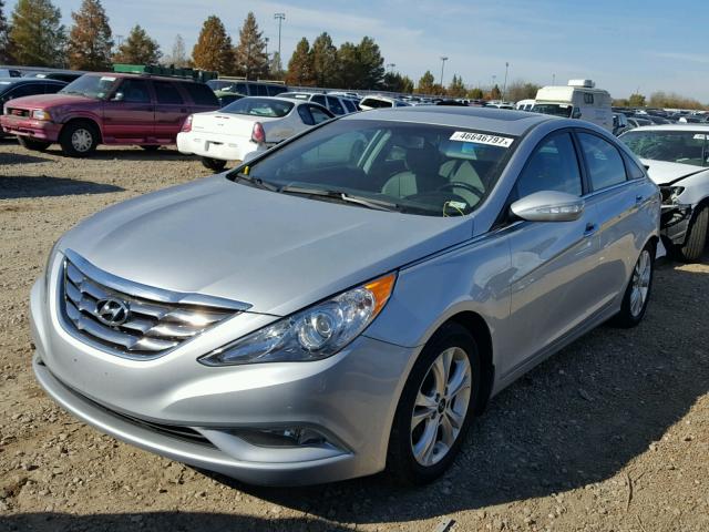 5NPEC4AC6DH801926 - 2013 HYUNDAI SONATA SE SILVER photo 2