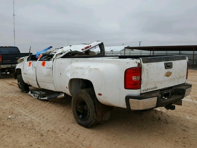 1GCJC33678F127334 - 2008 CHEVROLET SILVERADO WHITE photo 3