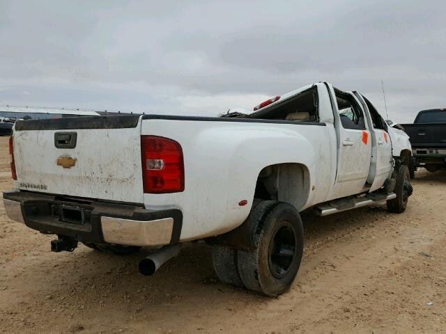 1GCJC33678F127334 - 2008 CHEVROLET SILVERADO WHITE photo 4