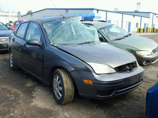 1FAFP34N05W298959 - 2005 FORD FOCUS ZX4 GRAY photo 1