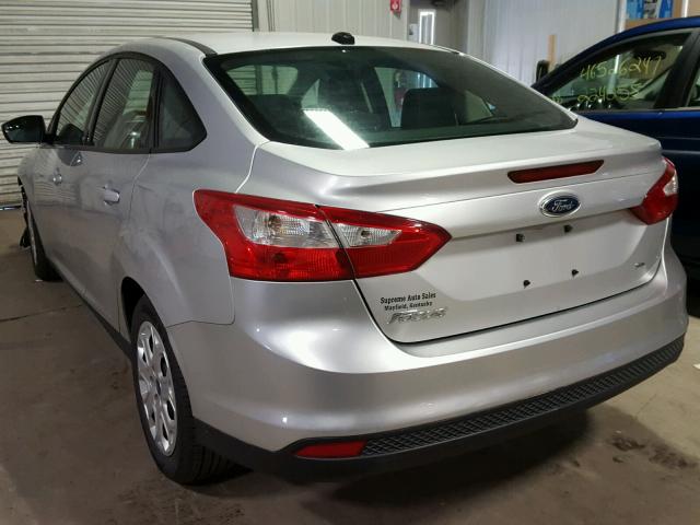 1FAHP3F21CL185614 - 2012 FORD FOCUS GRAY photo 3