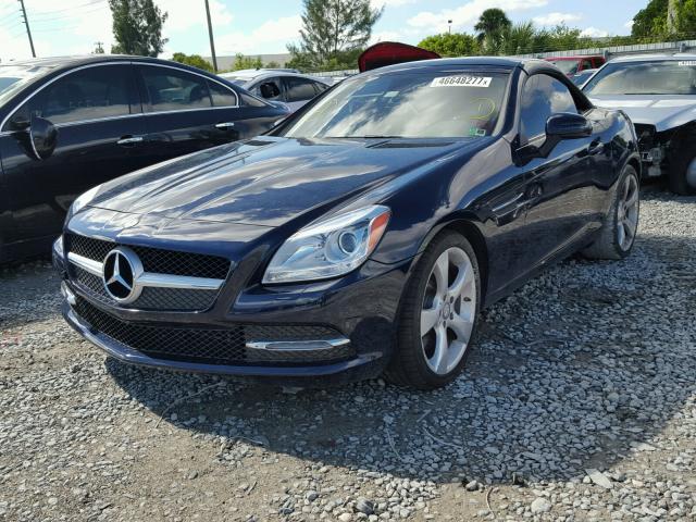 WDDPK5HA0CF022669 - 2012 MERCEDES-BENZ SLK 350 BLUE photo 2