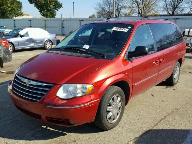 2A4GP64L26R916611 - 2006 CHRYSLER TOWN & COU RED photo 2