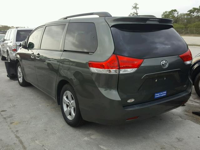 5TDKK3DC0DS332340 - 2013 TOYOTA SIENNA LE GREEN photo 3