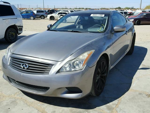 JNKCV64E89M602012 - 2009 INFINITI G37 BASE GRAY photo 2