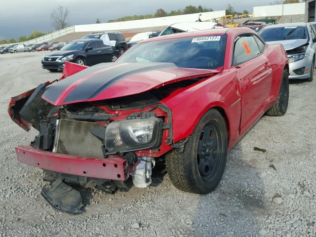 2G1FE1E30D9129591 - 2013 CHEVROLET CAMARO LS RED photo 2