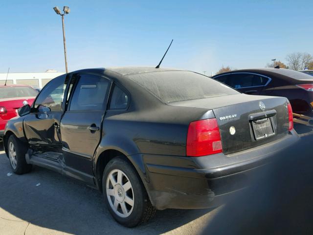 WVWPD63B6WE422224 - 1998 VOLKSWAGEN PASSAT GLX BLACK photo 3