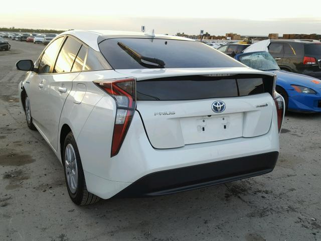 JTDKBRFU2H3542907 - 2017 TOYOTA PRIUS WHITE photo 3