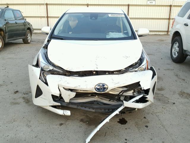 JTDKBRFU2H3542907 - 2017 TOYOTA PRIUS WHITE photo 9