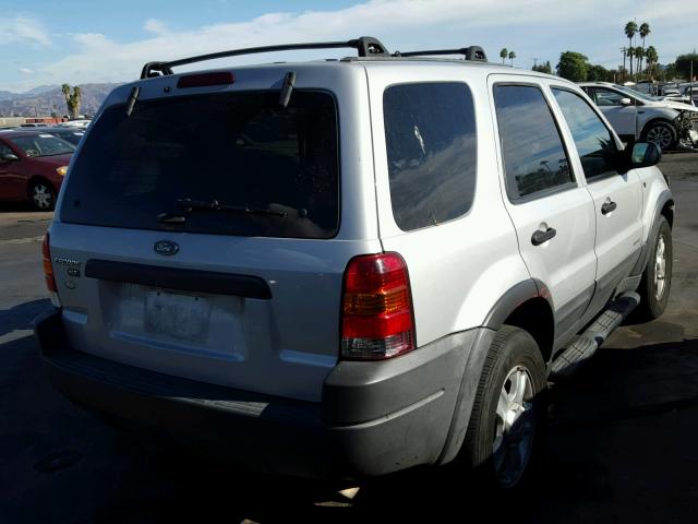 1FMYU04172KA39908 - 2002 FORD ESCAPE XLT SILVER photo 4