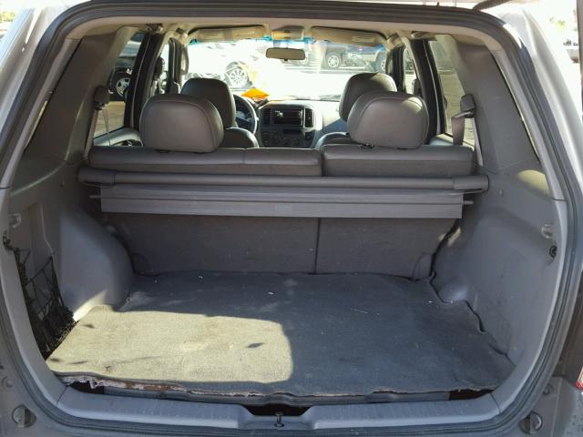 1FMYU04172KA39908 - 2002 FORD ESCAPE XLT SILVER photo 9