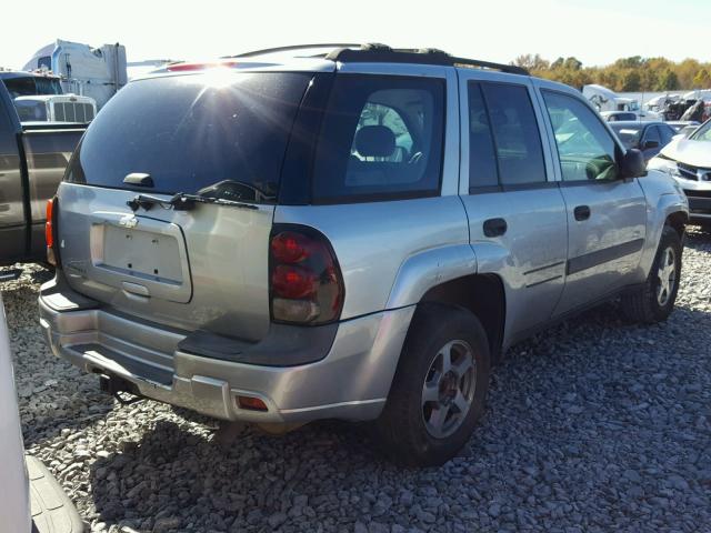 1GNDT13S252109400 - 2005 CHEVROLET TRAILBLAZE SILVER photo 4