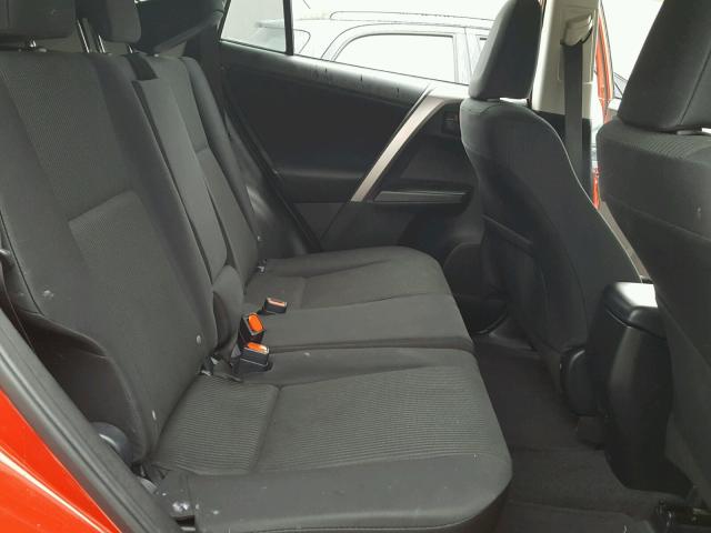 JTMZFREV6HJ120812 - 2017 TOYOTA RAV4 LE Qırmızı foto 6