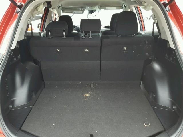 JTMZFREV6HJ120812 - 2017 TOYOTA RAV4 LE Qırmızı foto 9