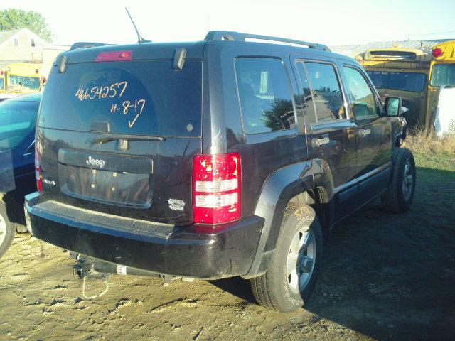 1C4PJMAK8CW140155 - 2012 JEEP LIBERTY SP BLACK photo 4