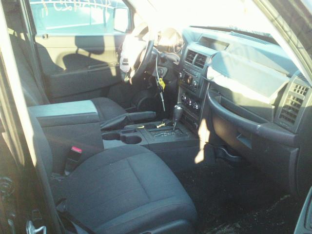 1C4PJMAK8CW140155 - 2012 JEEP LIBERTY SP BLACK photo 5