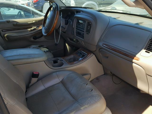 5LMFU28A91LJ03806 - 2001 LINCOLN NAVIGATOR Beyaz fotoğraf 5