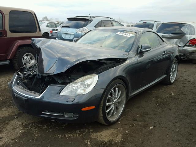 JTHFN45Y479011394 - 2007 LEXUS SC 430 CHARCOAL photo 2