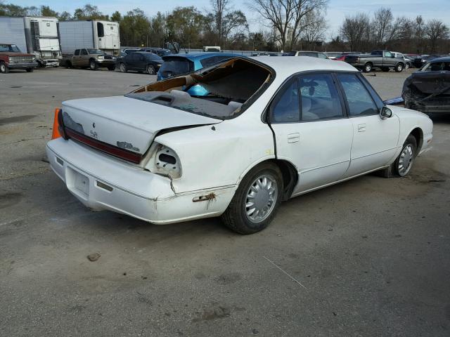 1G3HN52K1V4812763 - 1997 OLDSMOBILE 88 BASE WHITE photo 4