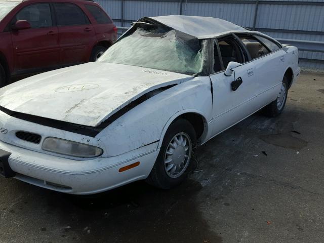 1G3HN52K1V4812763 - 1997 OLDSMOBILE 88 BASE WHITE photo 9