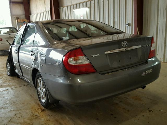 4T1BE32K22U636906 - 2002 TOYOTA CAMRY LE GRAY photo 3