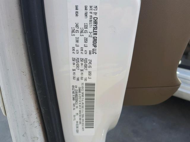 2C4RVABG6CR294216 - 2012 VOLKSWAGEN ROUTAN SE WHITE photo 10