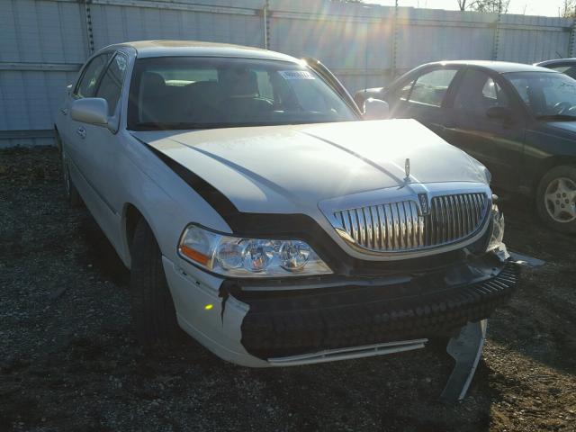 1LNHM82W45Y637825 - 2005 LINCOLN TOWN CAR S WHITE photo 1