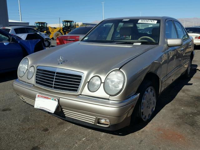 WDBJF65F4WA546322 - 1998 MERCEDES-BENZ E 320 SILVER photo 2