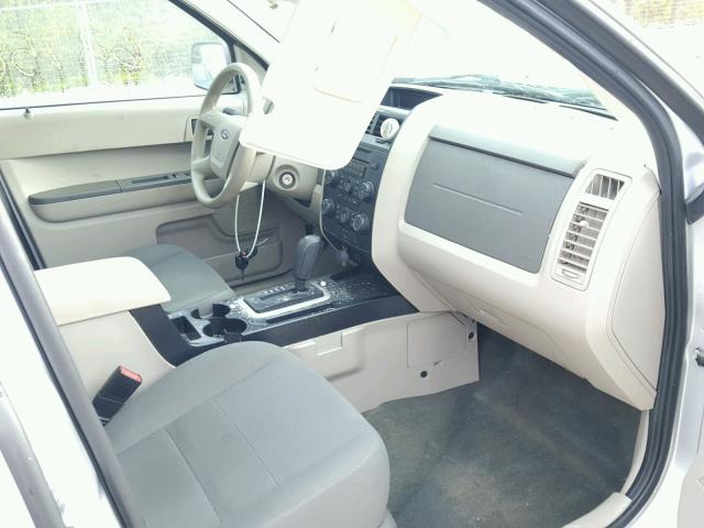 1FMCU9C76BKB66301 - 2011 FORD ESCAPE XLS SILVER photo 5